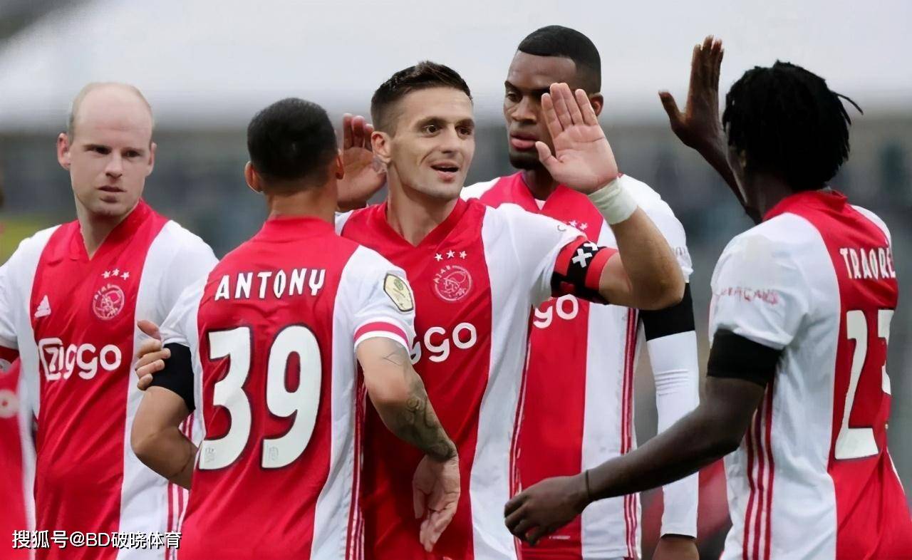 国足将通过 国足将通过